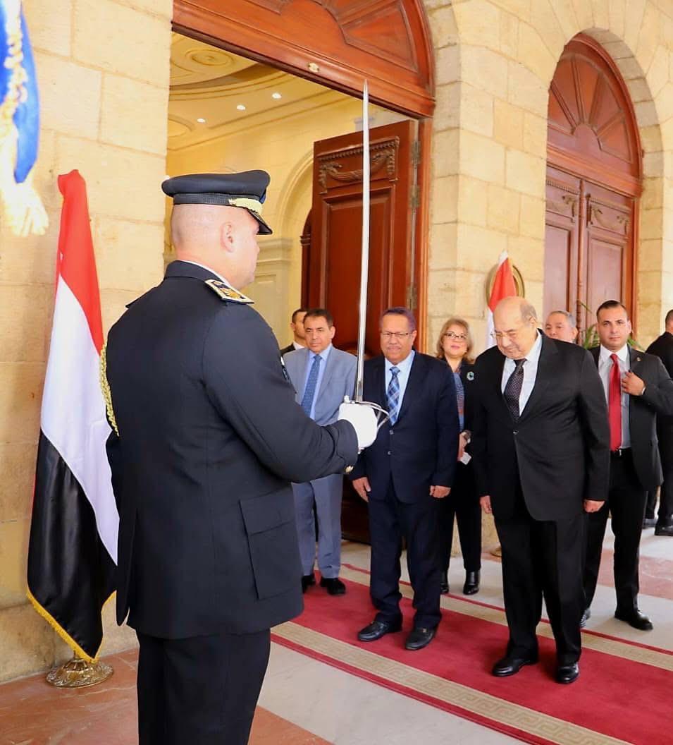 رئيس مجلس الشورى يلتقي رئيس مجلس الشيوخ المصري