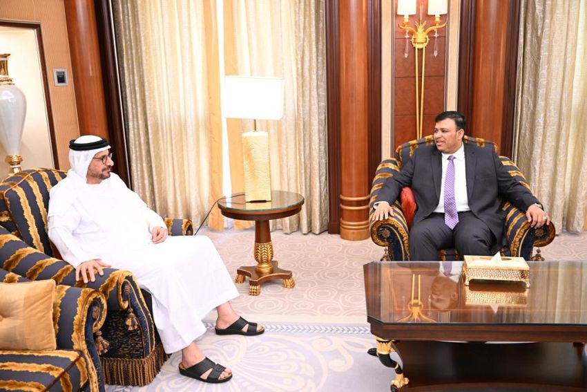 عضو مجلس القيادة الرئاسي العليمي يلتقي السفير الإماراتي بمناسبة انتهاء فترة عمله