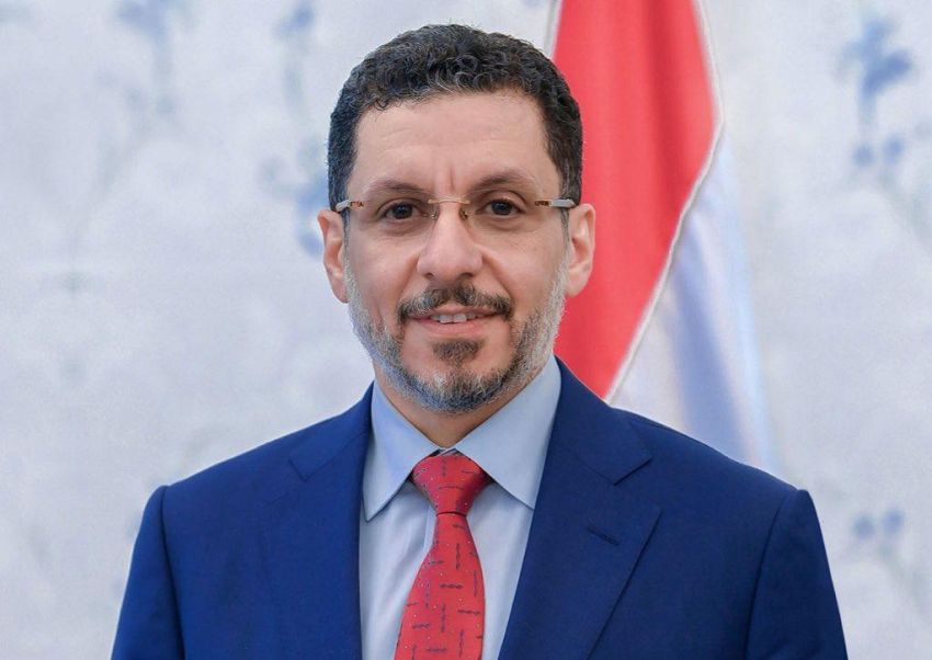 رئيس الوزراء يجرى اتصالاً هاتفياً بعضو مجلس القيادة الرئاسي اللواء سلطان العرادة